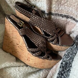 Carlos Santana wedge heel sandal bronze womens size 5.